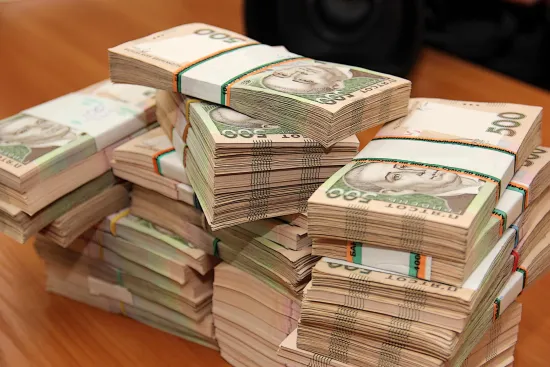 Officials' salaries exceeded 60 thousand hryvnias