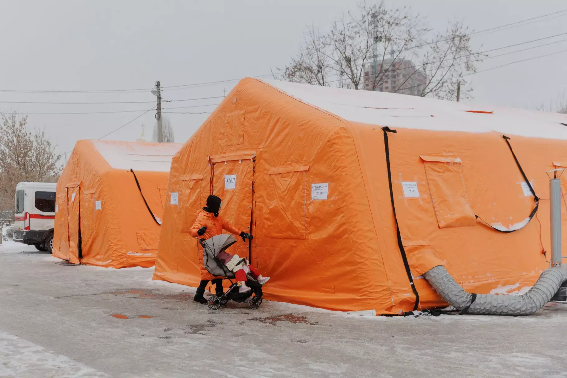 Пункти Незламності у Києві працюють цілодобово та вже прийняли понад 15 тисяч людей