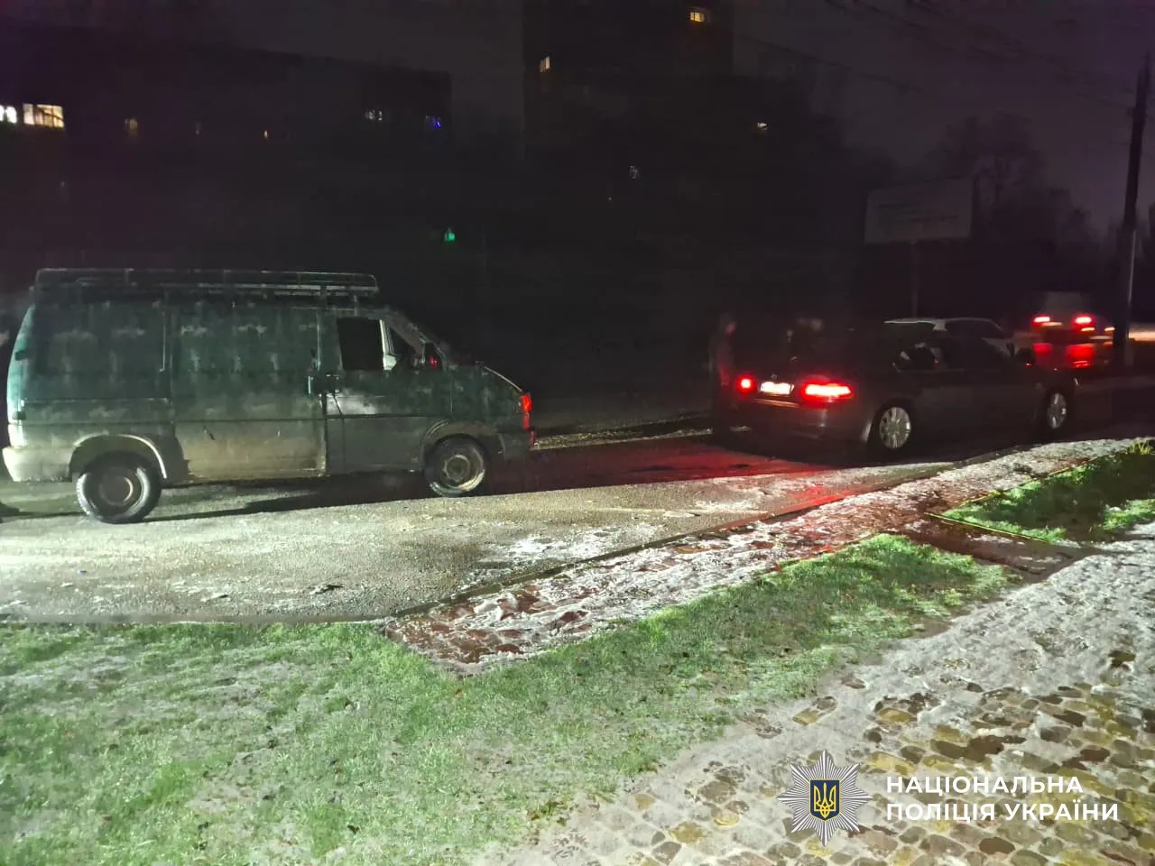 У Запоріжжі викрили серійних автокрадіїв, які обкрадали зокрема військові авто