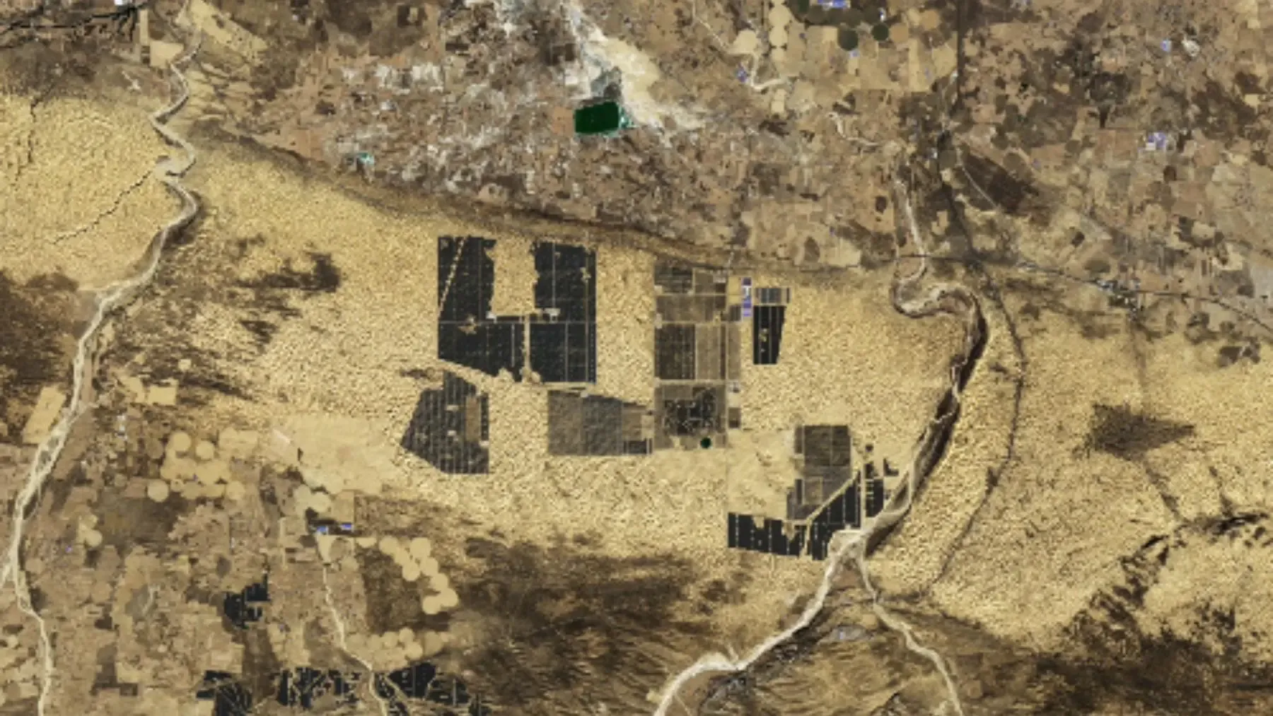 China has begun construction of a 100 GW "Solar Wall" in the desert