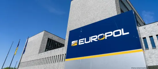 Європол ліквідував найбільшу в історії мережу з виробництва синтетичних наркотиків у ЄС