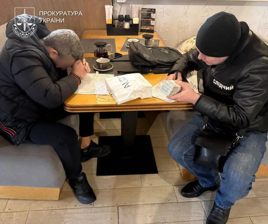 Киянин вимагав у підприємця майже пів мільйона доларів, інсценувавши «вбивство на полюванні»