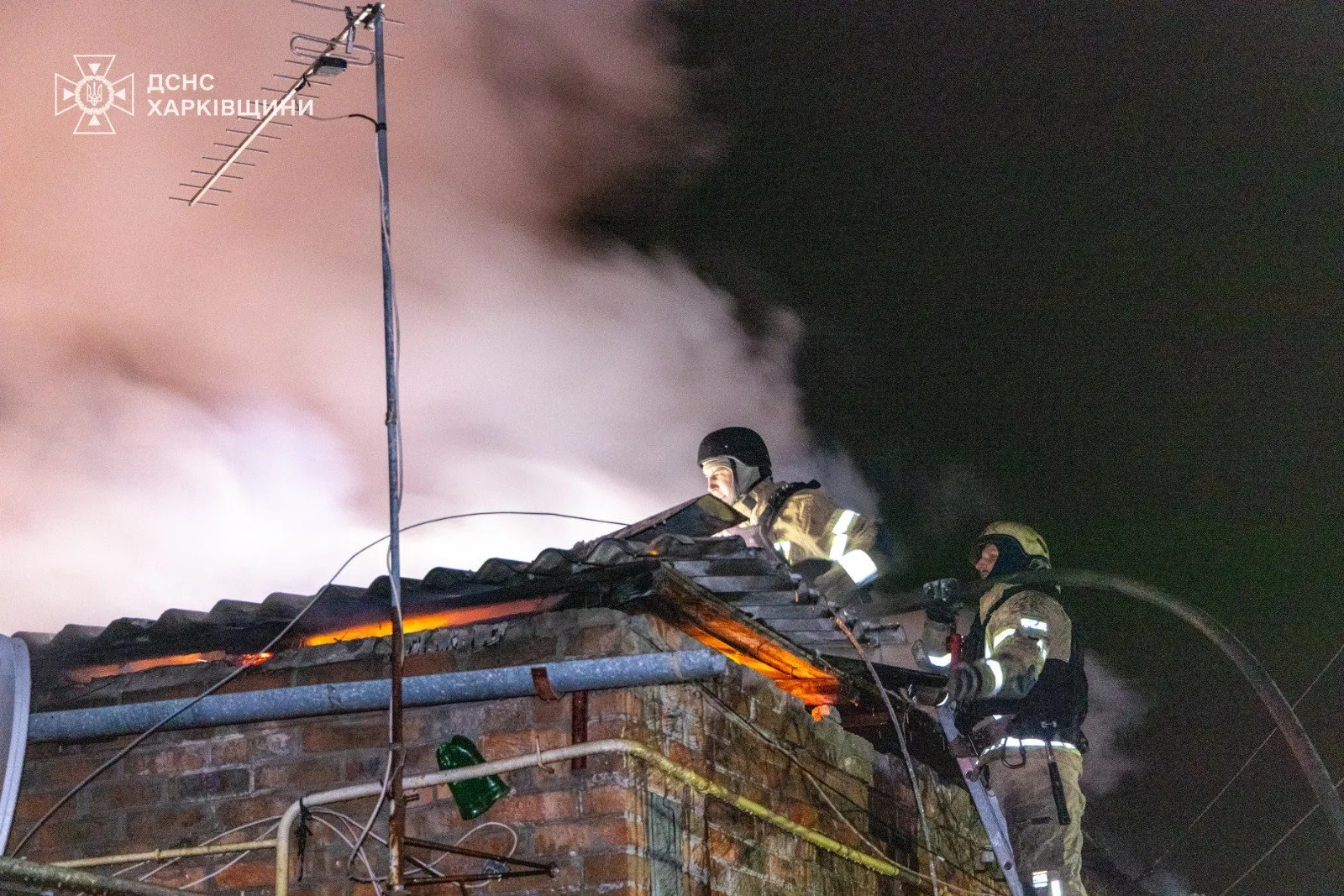 Нічна атака дронів по Харкову: 19 постраждалих, удари по житлу та медзакладах
