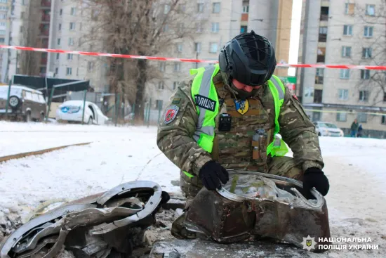 У Києві знешкодили бойову частину балістичної ракети, що впала біля житлових будинків