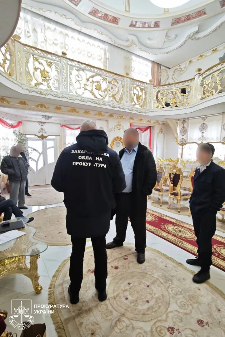 Депутату Берегівської райради оголосили підозру за приховування понад 8 млн грн у декларації