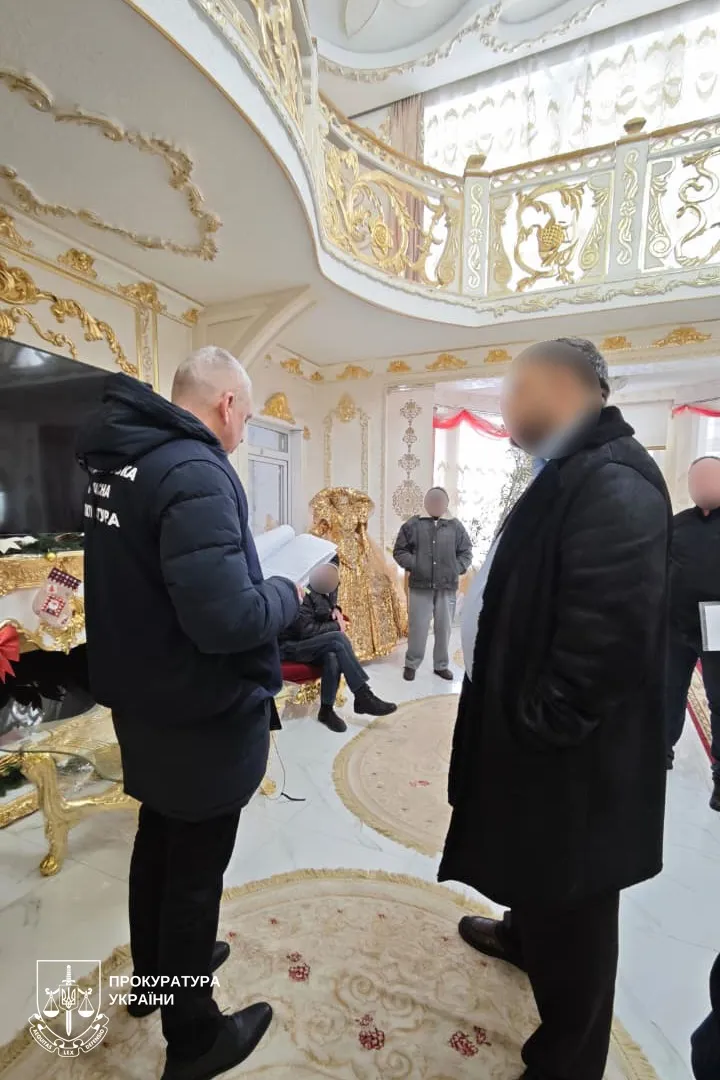 Депутату Берегівської райради оголосили підозру за приховування понад 8 млн грн у декларації