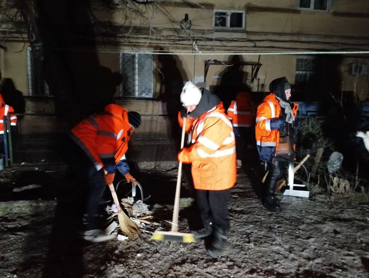 Масована атака дронів по Одесі: понад 20 постраждалих, під завалами шукають людей