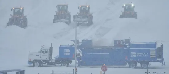 A powerful winter storm has paralysed the United States: dozens of states are in a state of emergency, with fatalities and widespread power outages.