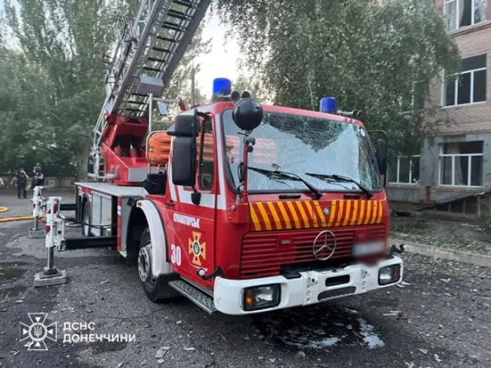 Росіяни атакували рятувальників, які гасили пожежу, та завдали удару FPV-дроном по автомобілю поліції
