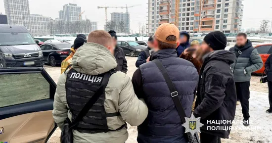 In Kyiv, the sale of counterfeit 100-dollar bills at half price was exposed.