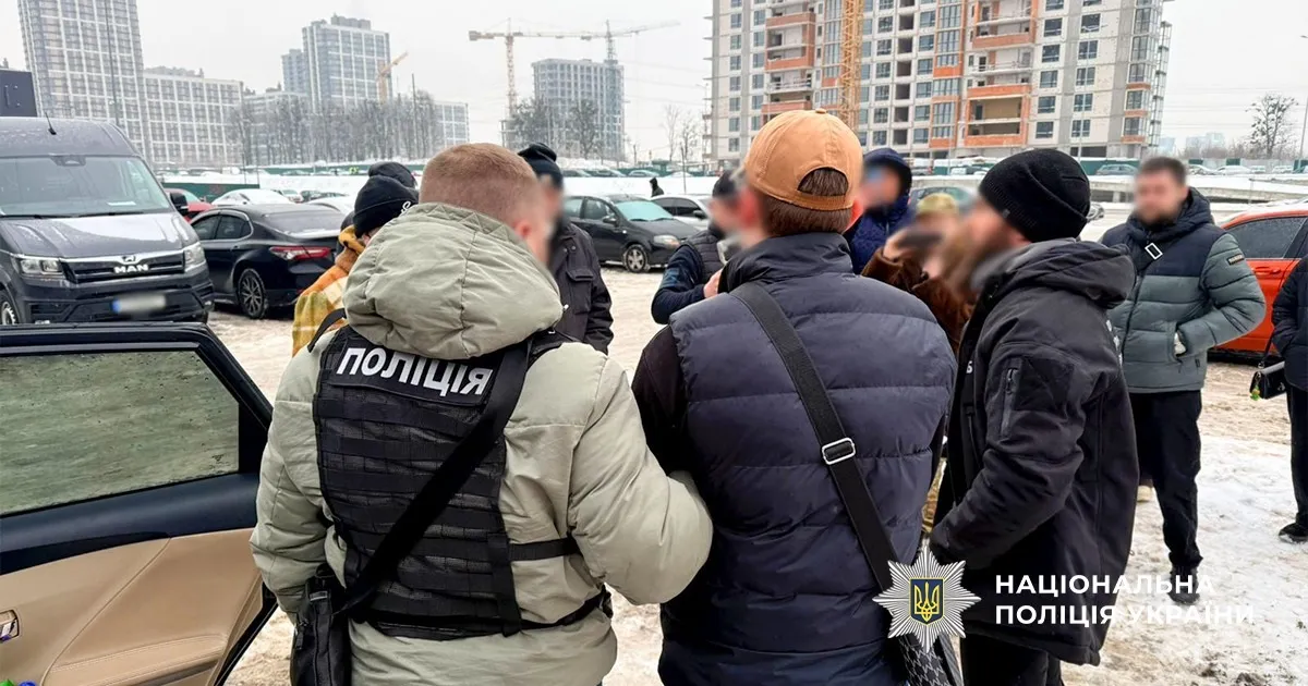 In Kyiv, the sale of counterfeit 100-dollar bills at half price was exposed.