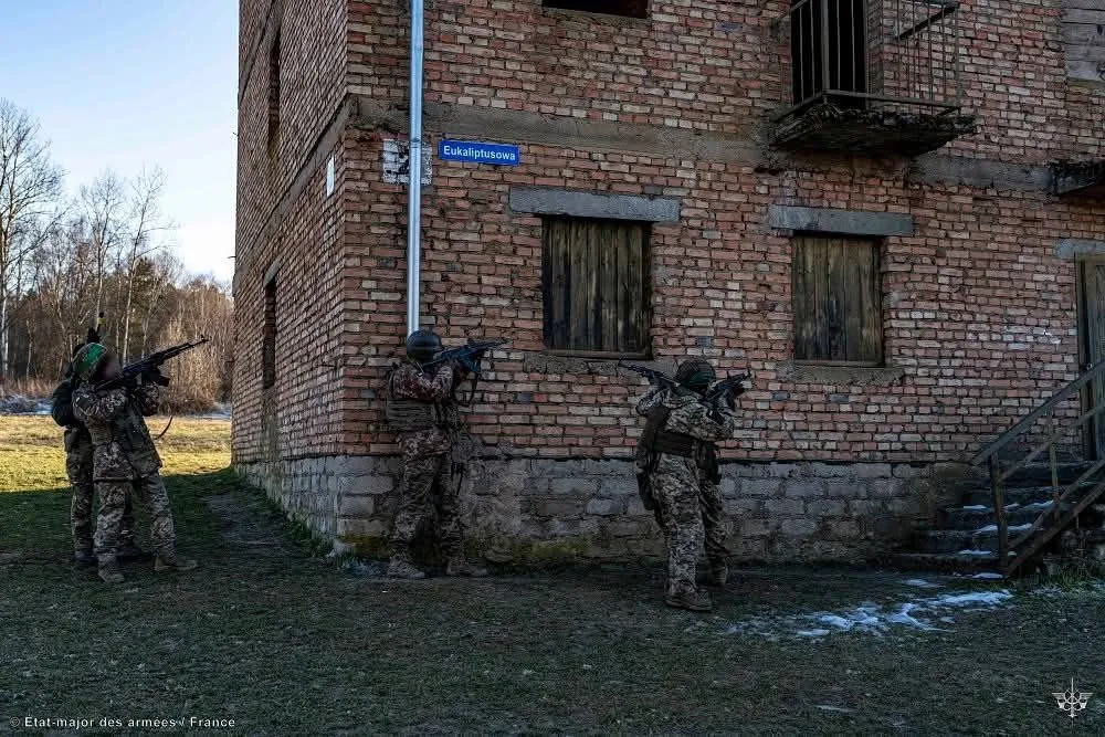 Practical training of Ukrainian Armed Forces personnel continues in Poland as part of the EUMAM Ukraine mission