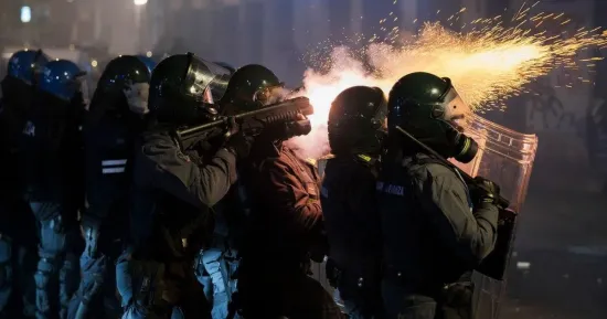 Over 100 police officers injured during protests in Turin over closure of cultural centre