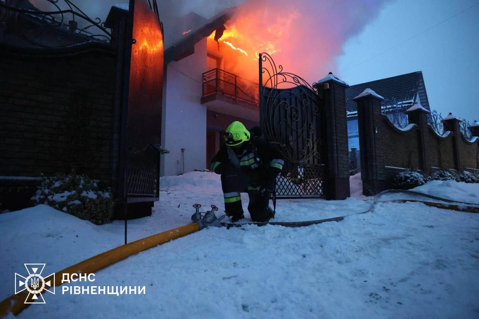 Massive attack by Russia on energy sector: Ukraine introduces emergency power cuts