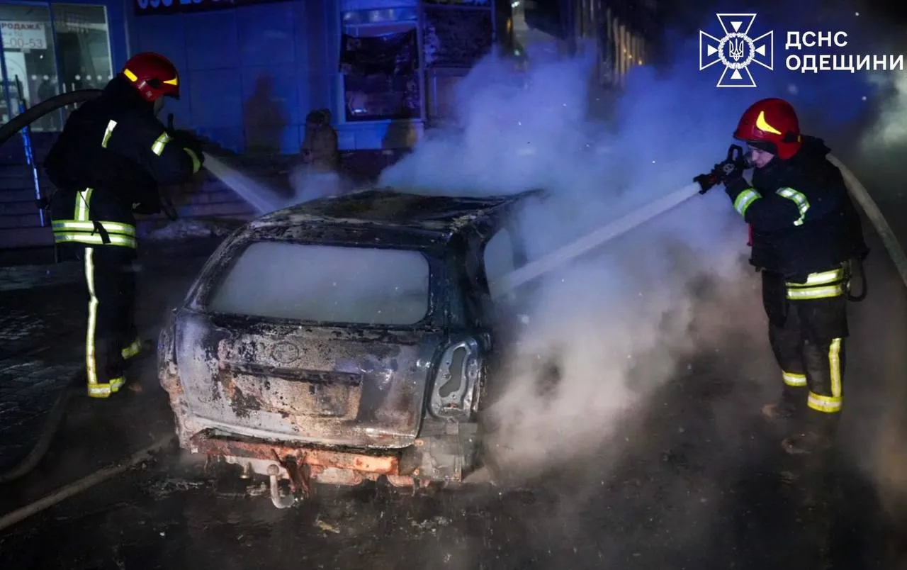 Масована атака дронів по Одесі: загинула людина, є поранені та значні руйнування