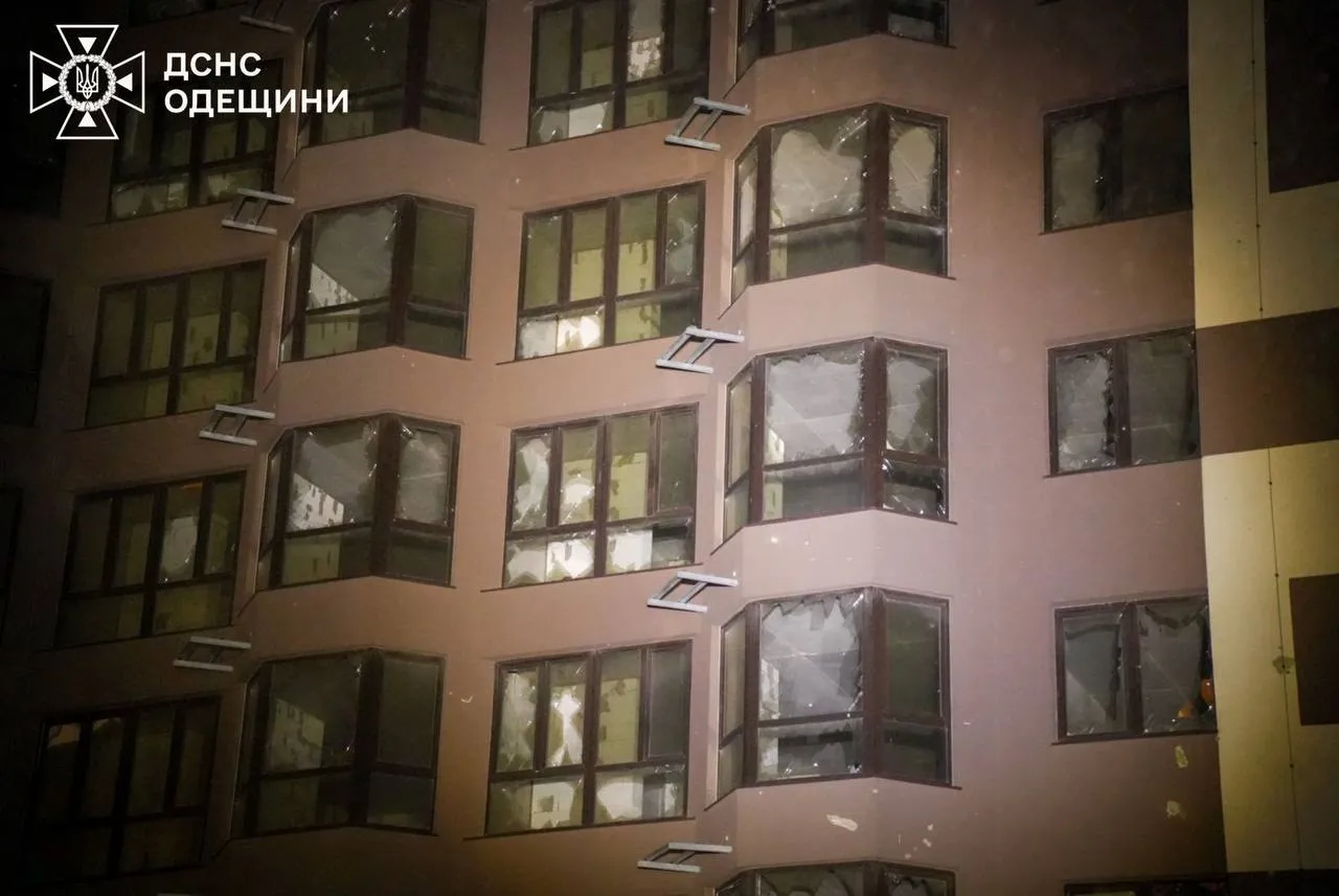 Масована атака дронів по Одесі: загинула людина, є поранені та значні руйнування