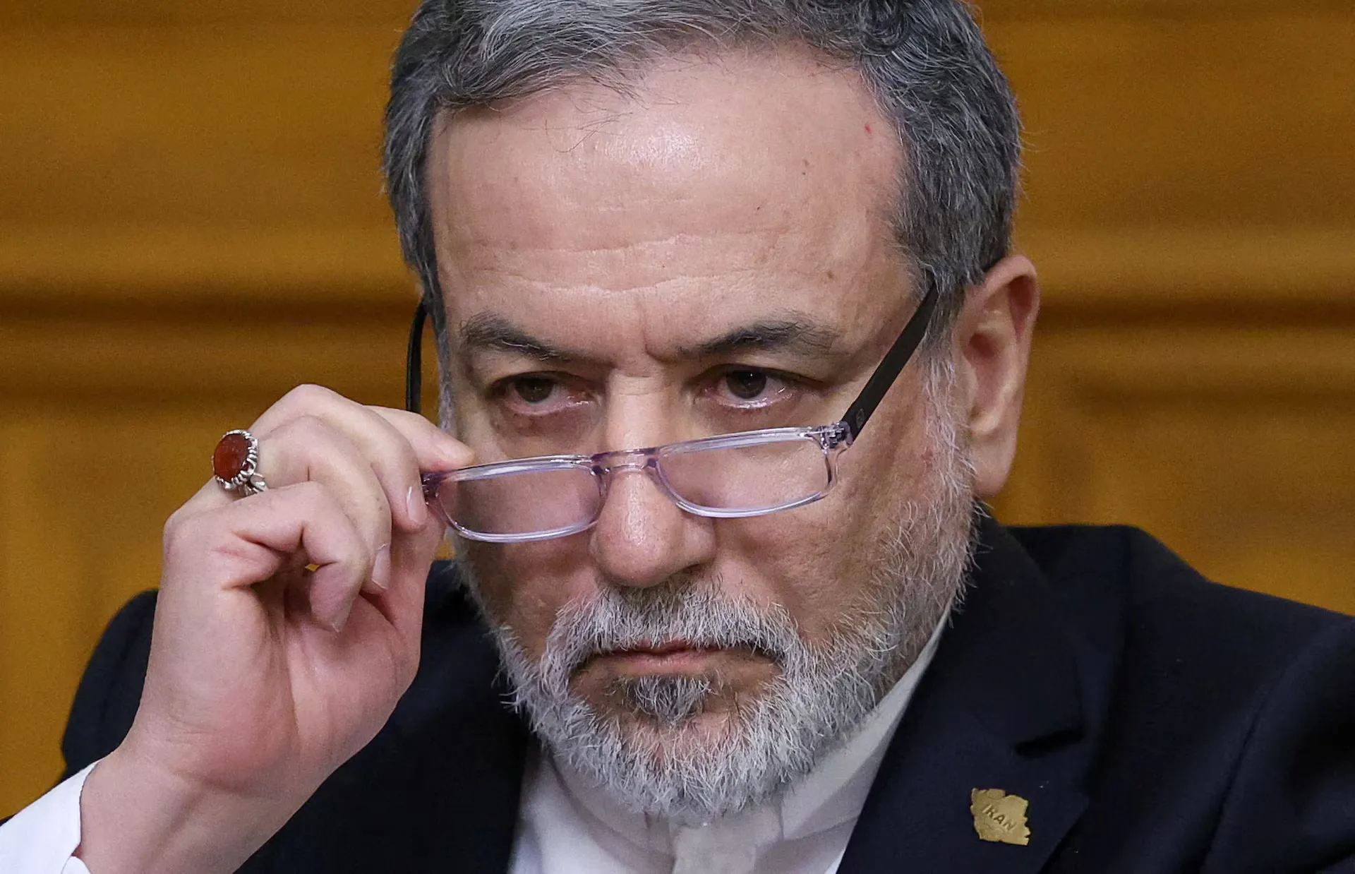 Iran insists on its right to enrich uranium and proposes steps to restore trust