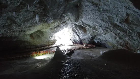 A 5,000-year-old bacterium resistant to modern antibiotics has been discovered in a Romanian ice cave.