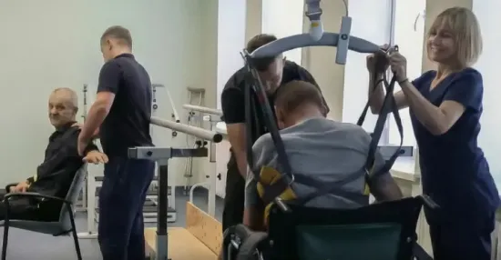 Операції, протези і лікування за кордоном: що держава гарантує пораненим військовим