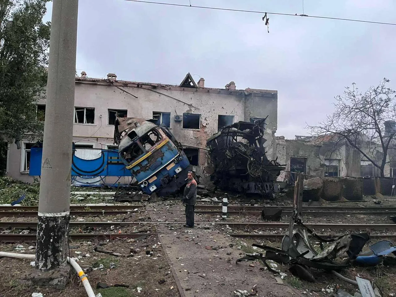 "Ukrzaliznytsia" is working on restoring connectivity after Russian attacks