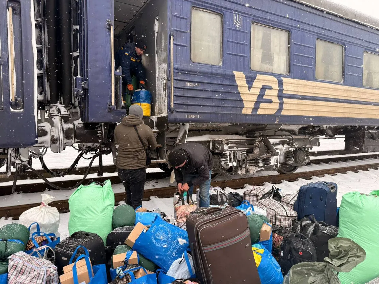 Евакорейси Укрзалізниці вивезли 157 людей із небезпечних регіонів