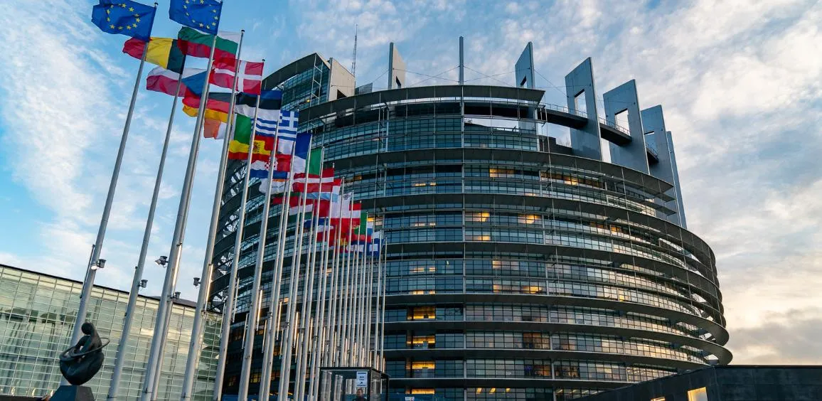 Європарламент скликає екстрене засідання через рішення Верховного суду США щодо тарифів