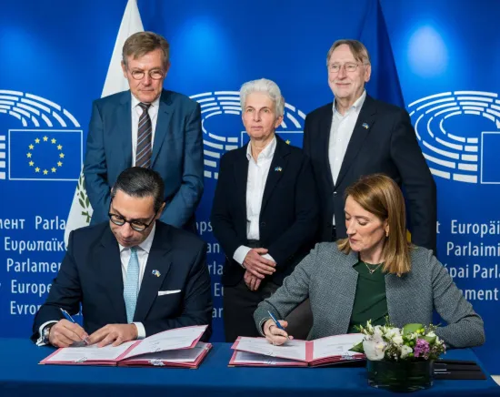Roberta Metsola signed a €90 billion EU loan for Ukraine