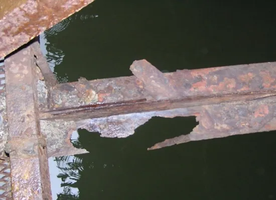 The Paton Bridge in Kyiv has reached the end of its service life and has been declared unfit for use, according to the National Academy of Sciences.