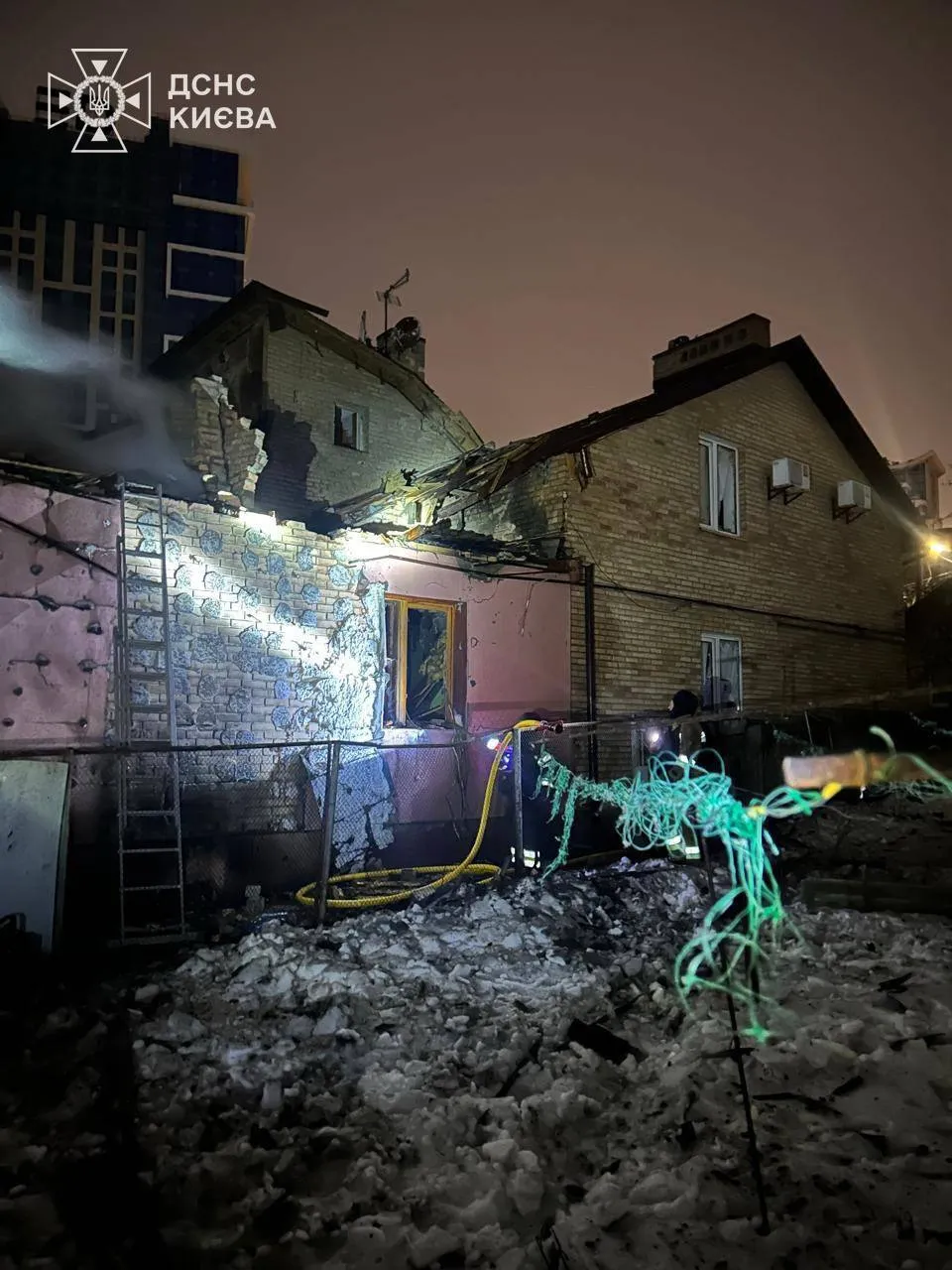 Russia attacked Kyiv with missiles and drones, damage reported in three districts