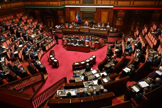Сенат Італії остаточно ухвалив декрет щодо допомоги Україні