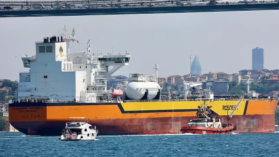 Сотні російських тіньових танкерів проходять водами НАТО - це становить небезпеку