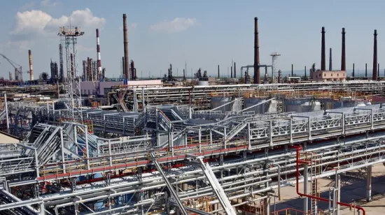 Один з найбільших російських НПЗ "Киришинефтеоргсинтез" зупинив роботу після атаки дронів - Reuters