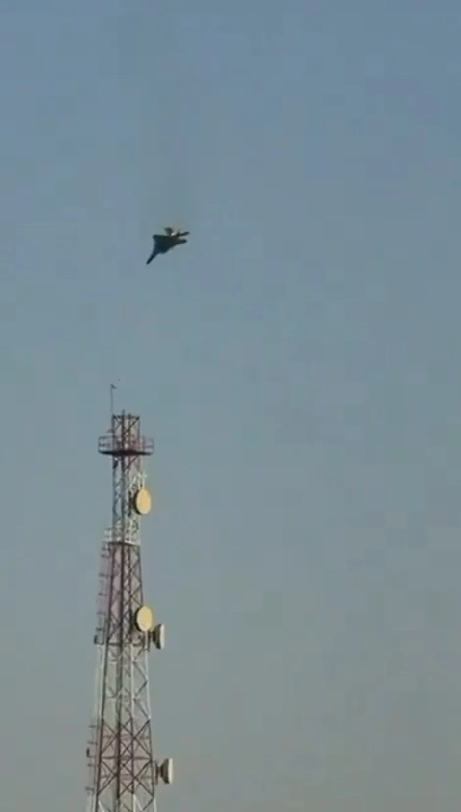 An American F-15 fighter jet crashed in Kuwait, the pilot ejected