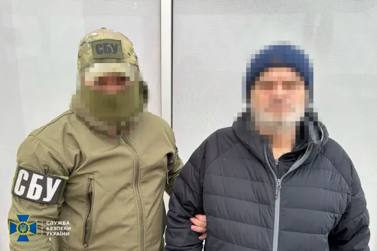 У Херсоні затримали подружжя коригувальників: жінка шукала позиції ЗСУ під виглядом прогулянок із собакою