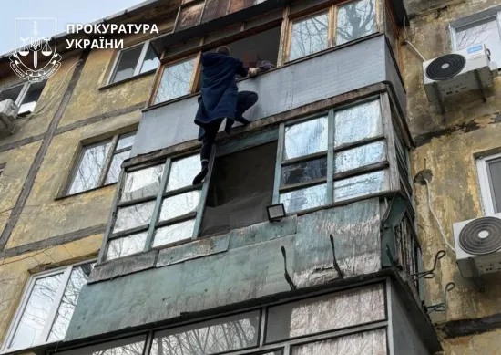 A suspect in the smuggling of deserters attempted to escape from law enforcement officers through a window. 