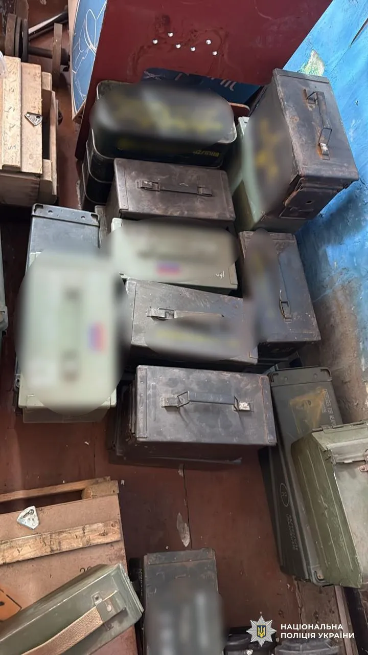 СБУ та Нацполіція викрили вісьмох осіб, підозрюваних у незаконній торгівлі зброєю