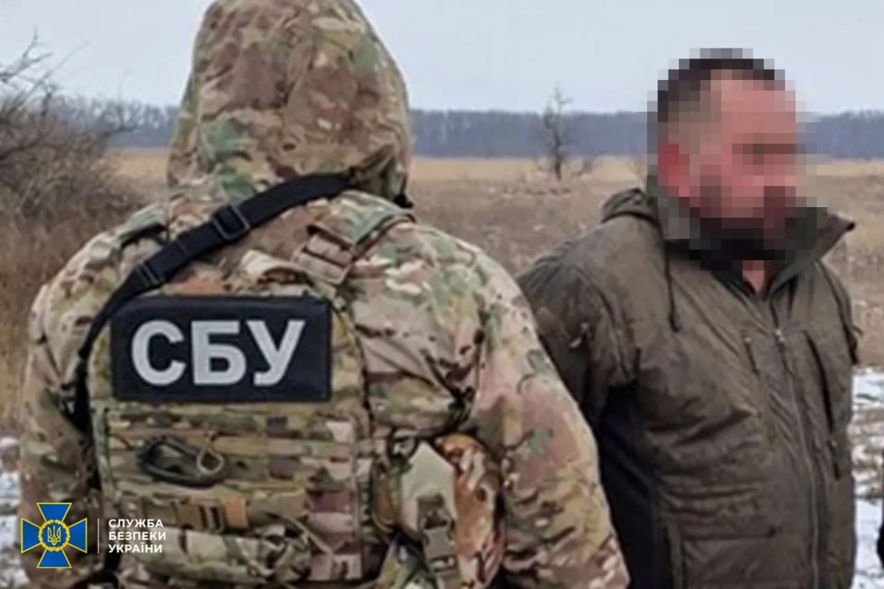 СБУ та Нацполіція викрили вісьмох осіб, підозрюваних у незаконній торгівлі зброєю