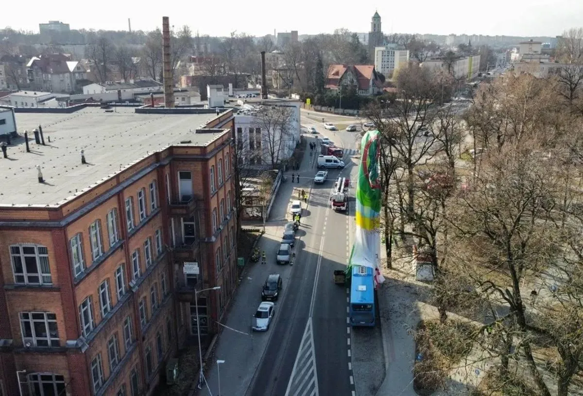 In Poland, a hot air balloon crashed into a house, causing casualties