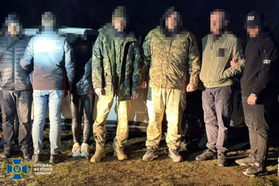 СБУ і Нацполіція затримали 13 організаторів схем для ухилянтів