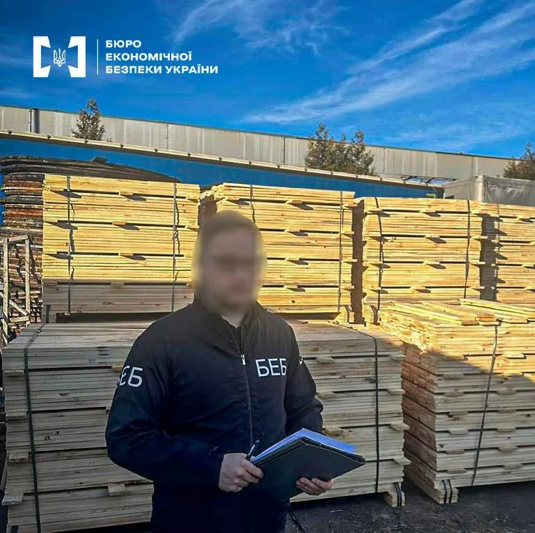 An attempt to illegally export pine lumber through the Tisa checkpoint was stopped in Transcarpathia